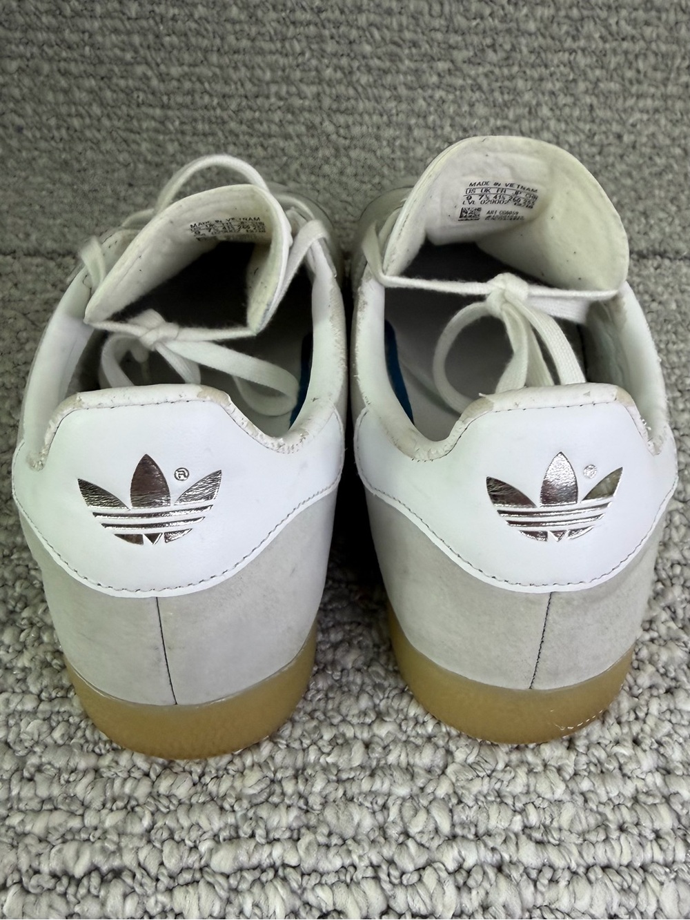 adidas Gazelle Suede Sneakers in Light Gray & White with Gum Sole Women’s Size 9 - Picture 6 of 13